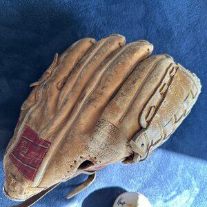 Vintage Rawlings Softball Mitt
